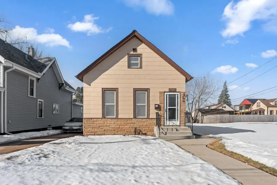 1041 Western Avenue N, Saint Paul, MN 55117 - #2