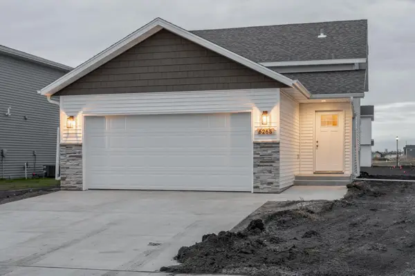 3246 36th Avenue S, Moorhead, MN 56560