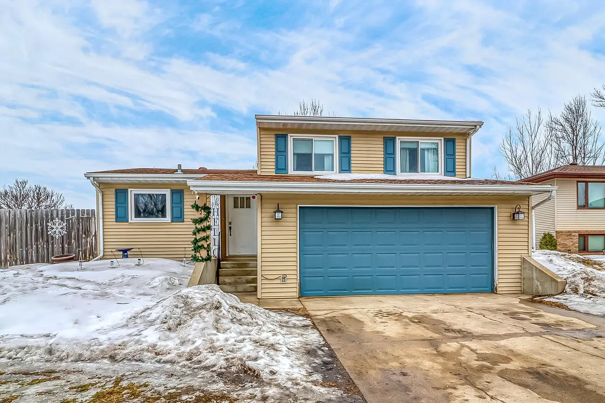 622 12th Avenue E, West Fargo, ND 58078 - #1