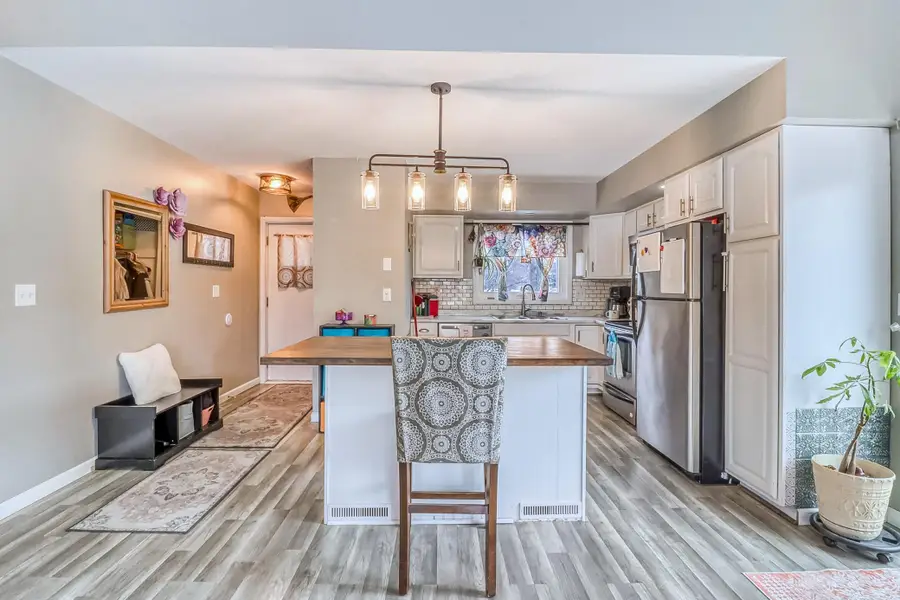 622 12th Avenue E, West Fargo, ND 58078 - #2