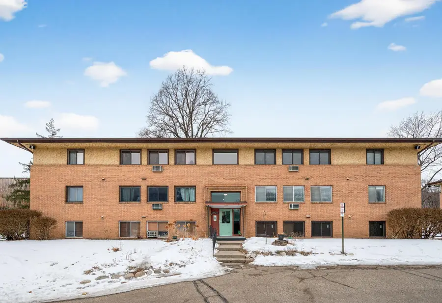 2341 Unity Avenue N, Golden Valley, MN 55422 - #2