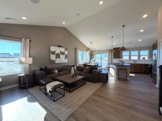 1649 Lund Way, Shakopee, MN 55379 - #1