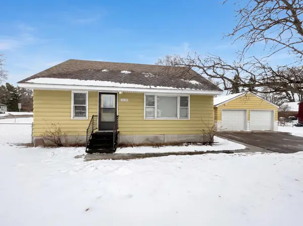8839 Tyler Street Ne, Blaine, MN 55434