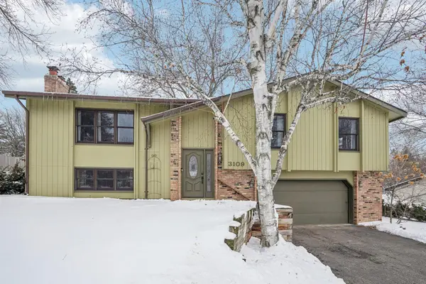 3109 Red Oak Circle N, Burnsville, MN 55337