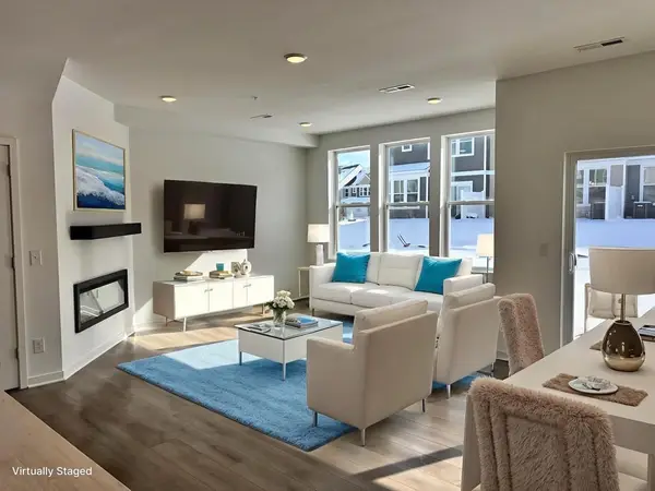 4760 Airlake Curve, Woodbury, MN 55129