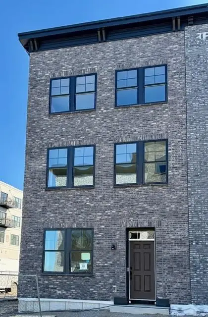 838 Woodlawn Avenue, Saint Paul, MN 55116