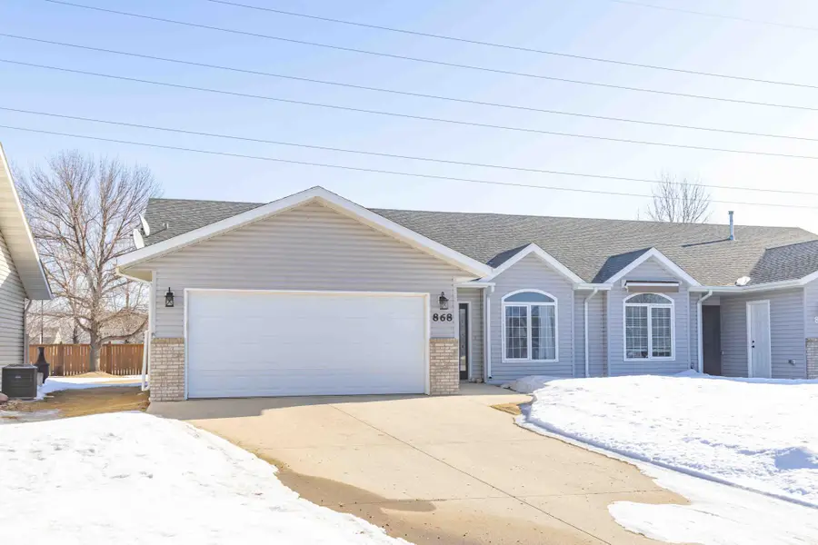 868 Lakeridge Place, West Fargo, ND 58078 - #3