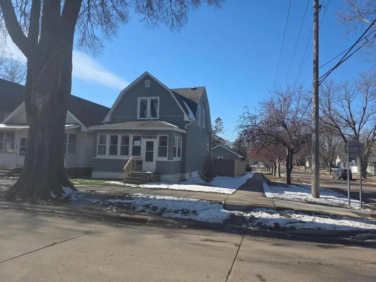 1128 N 5th Street, Mankato, MN 56001 - #1