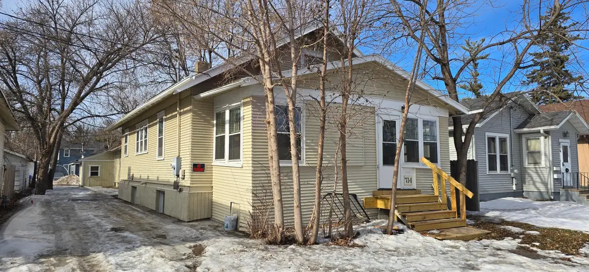 714 Oak Street N, Fargo, ND 58102 - #1
