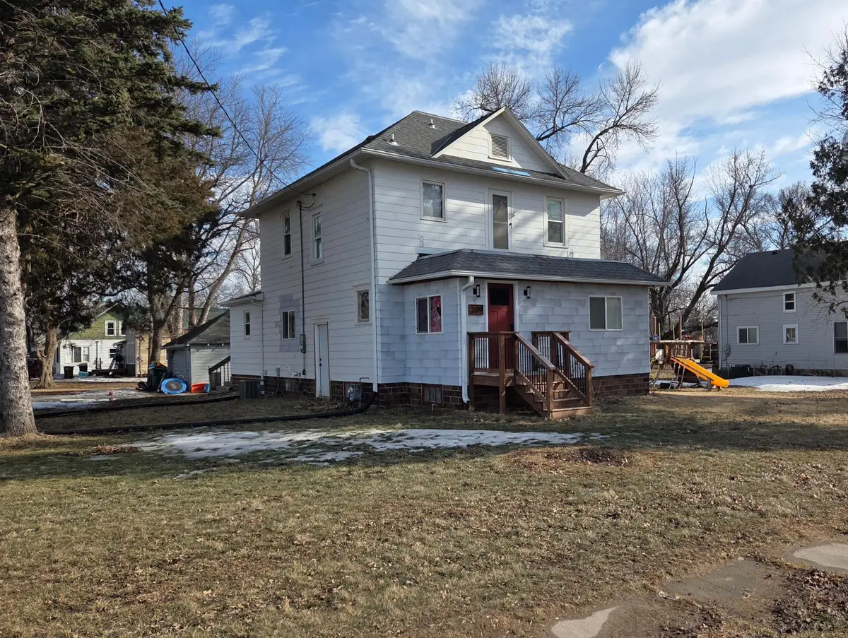 209 4th Avenue, Freeborn, MN 56032 - #1