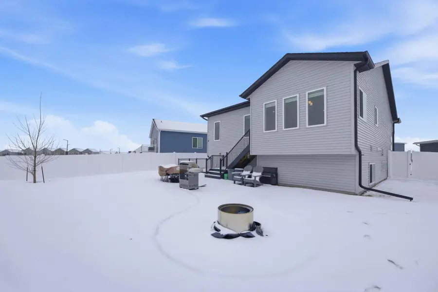 2551 72nd Avenue S, Fargo, ND 58104 - #2