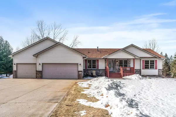 21820 Aztec Street Nw, Oak Grove, MN 55303
