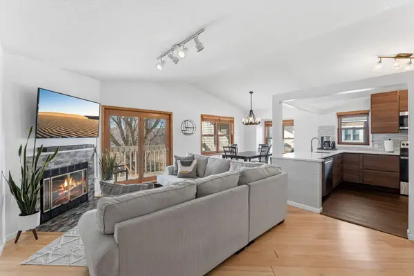 1898 Southpointe Terrace #B1898, Eagan, MN 55122