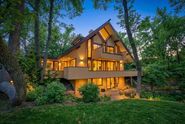 1013 Broadway Street N, Stillwater, MN 55082