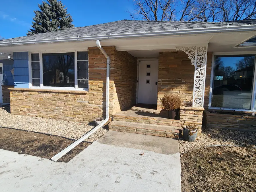 607 4th Avenue Se, Pipestone, MN 56164 - #3