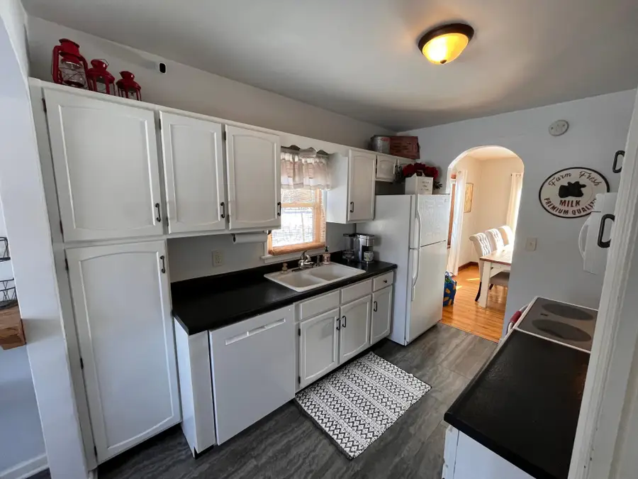 618 E 2nd Street, Starbuck, MN 56381 - #3