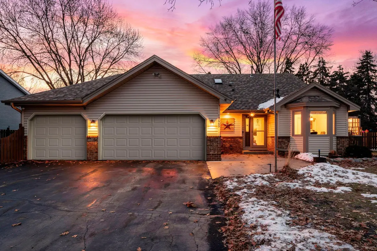 10669 Lincoln Street Ne, Blaine, MN 55434 - #1