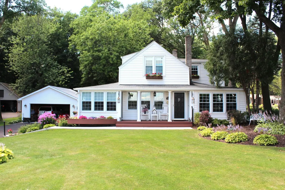 5325 W Bald Eagle Boulevard, White Bear, MN 55110 - #1