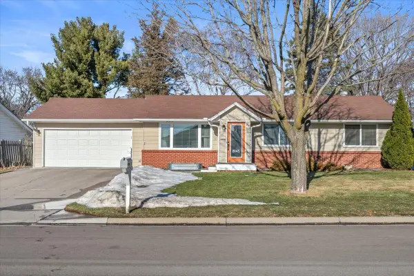 8145 Henslowe Avenue S, Cottage Grove, MN 55016