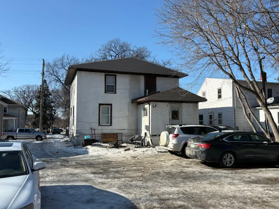 1235 11 1/2 Street N, Fargo, ND 58102 - #2