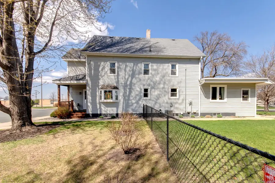 315 Central Avenue N, New Prague, MN 56071 - #3