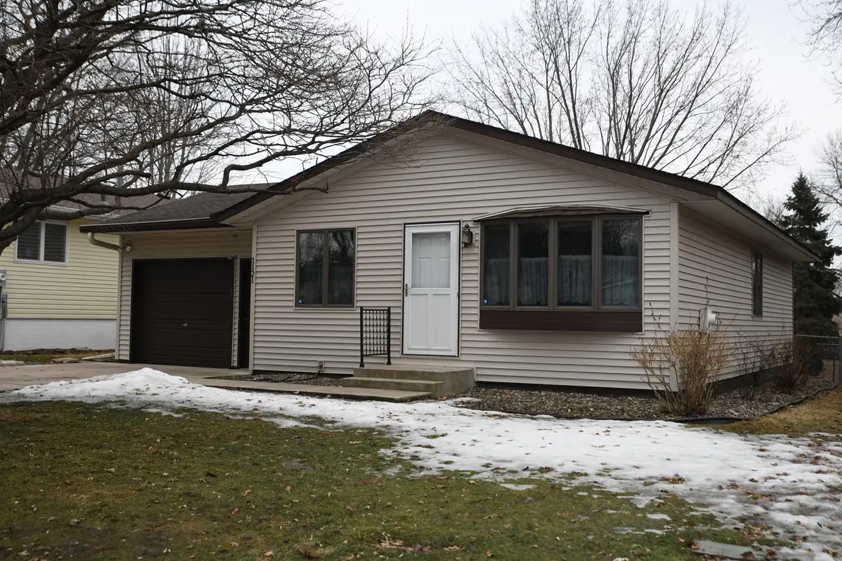 1121 4th Street W, Hastings, MN 55033 - #1