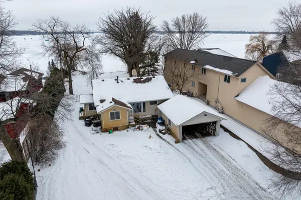 6617 N Shore Trail N, Forest Lake, MN 55025