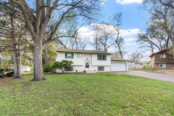 11820 Monroe Circle Ne, Blaine, MN 55434