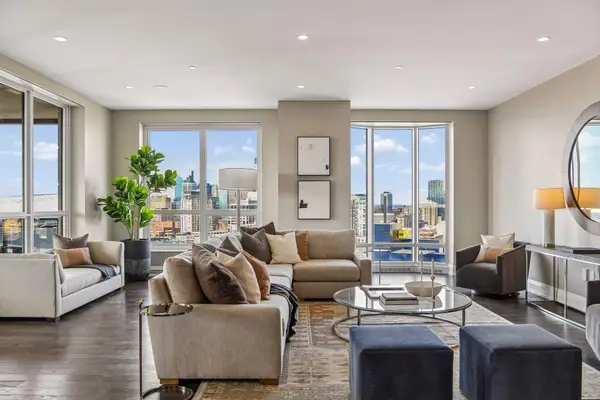 1111 W River Parkway #21B, Minneapolis, MN 55415