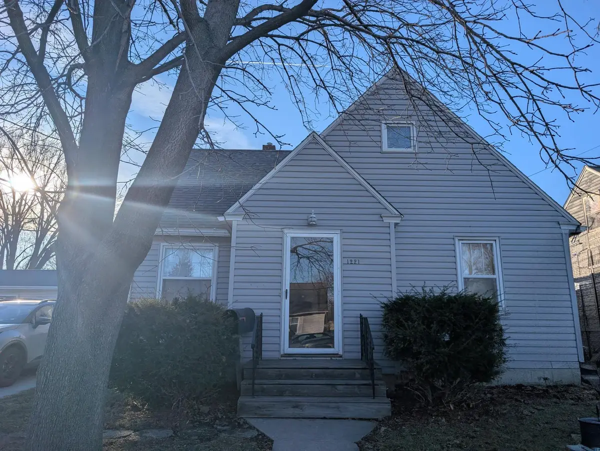 1221 8th Avenue Se, Rochester, MN 55904 - #1