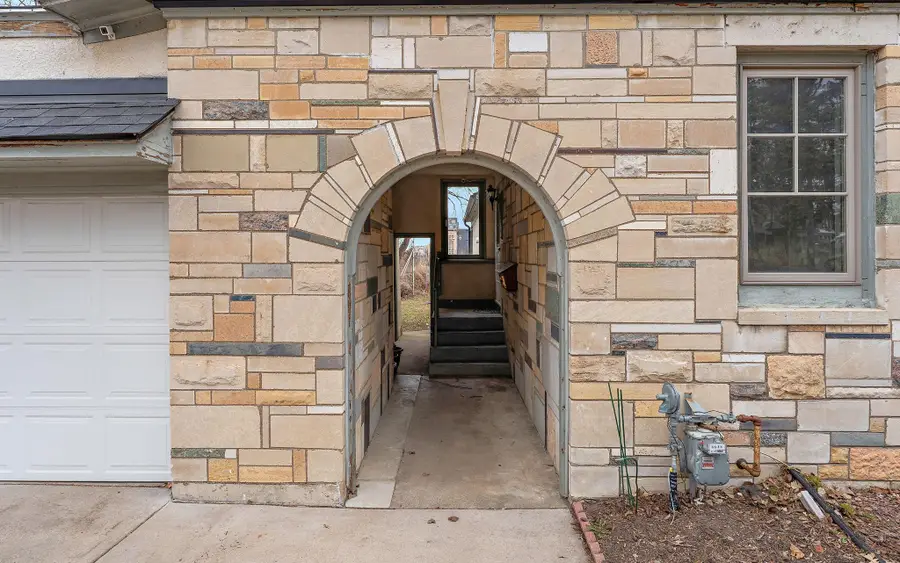 231 Isabel Street W, Saint Paul, MN 55107 - #3