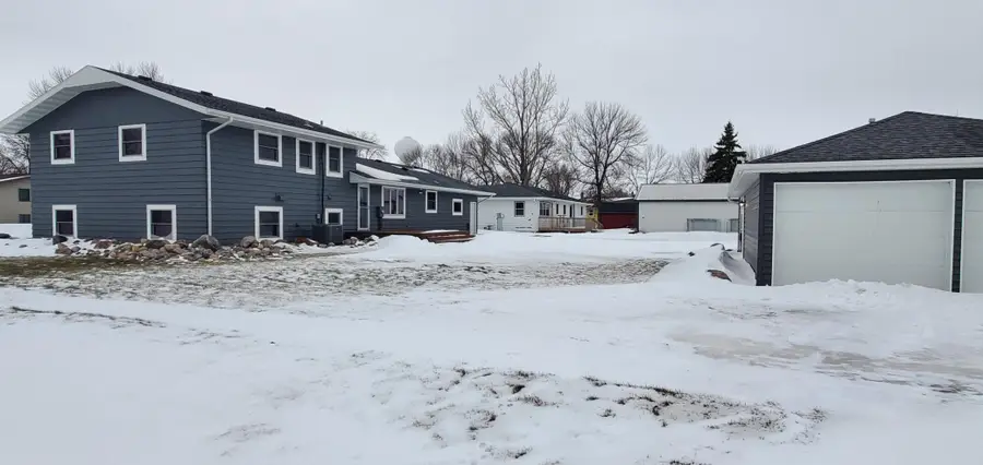 322 4th Ave Se, Hillsboro, ND 58045 - #3