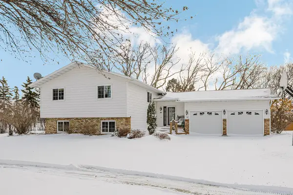 2202 15th Avenue S, Fargo, ND 58103