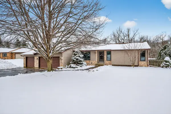 8909 42nd Street N, Lake Elmo, MN 55042