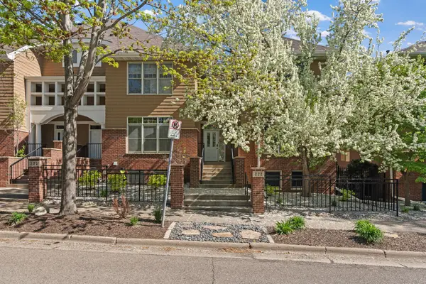 222 Ridgewood Avenue, Minneapolis, MN 55403