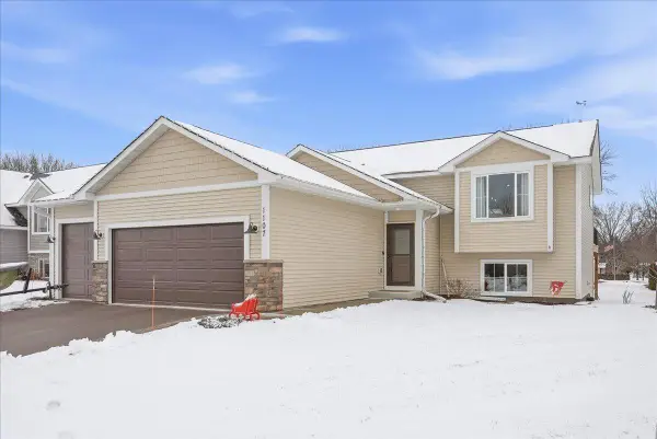 1107 Rich River Way, New Richmond, WI 54017