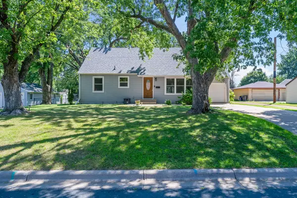 853 Minnesota Street S, Shakopee, MN 55379