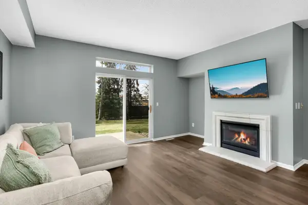 11724 Ryan Circle #1602, Burnsville, MN 55337