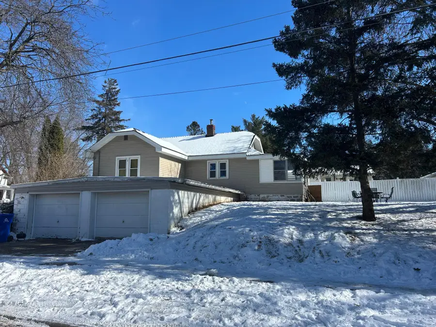 1542 Ivy Avenue E, Saint Paul, MN 55106 - #2