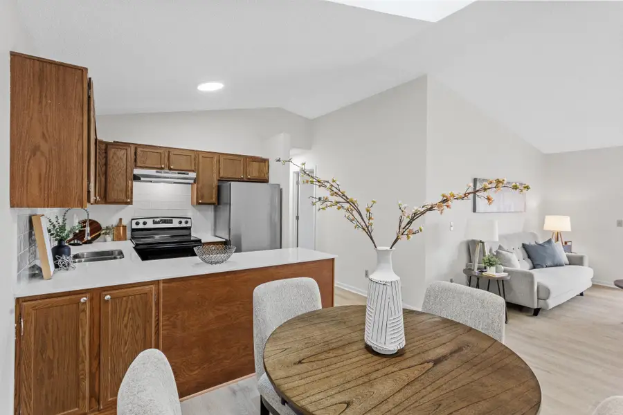 975 Pondview Court, Vadnais Heights, MN 55127 - #2