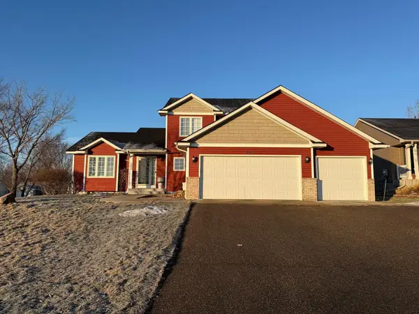 502 Springwheat Drive, Dundas, MN 55019