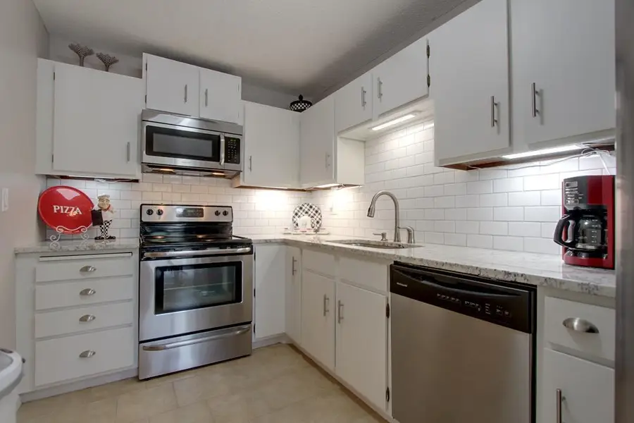 7401 W 101st Street #121, Bloomington, MN 55438 - #2