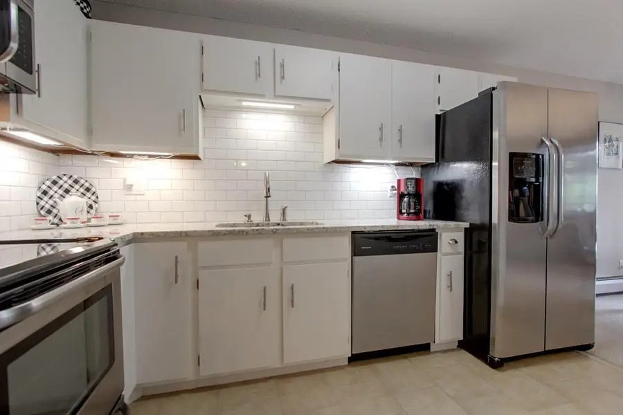 7401 W 101st Street #121, Bloomington, MN 55438 - #3