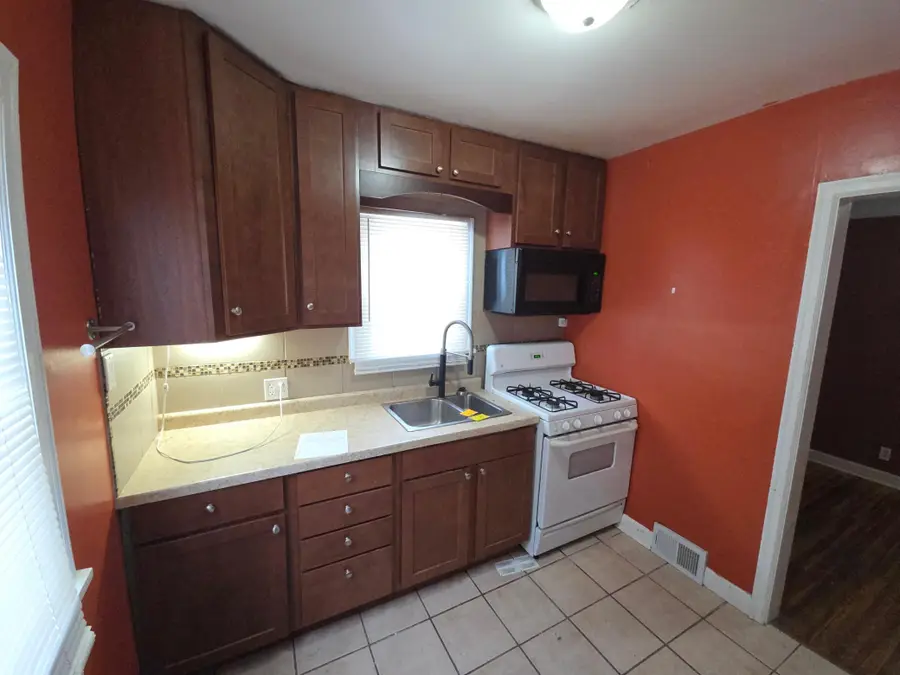 1041 6th Street E, Saint Paul, MN 55106 - #3