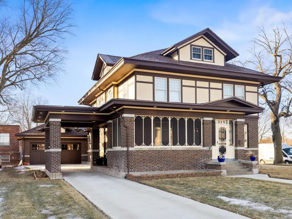 315 W Fountain Street, Albert Lea, MN 56007 - #1