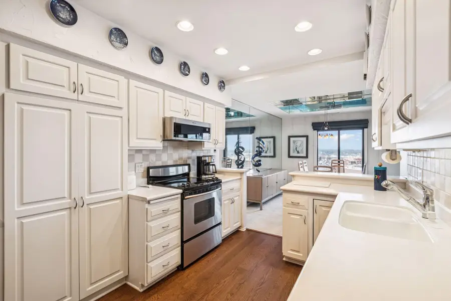 1235 Yale Place #1304, Minneapolis, MN 55403 - #2