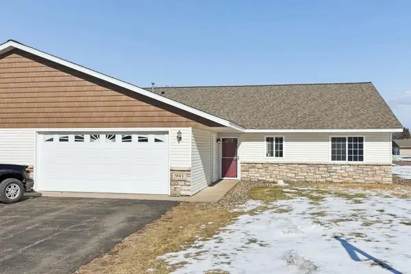 941 W Edge Place #14, New Richmond, WI 54017