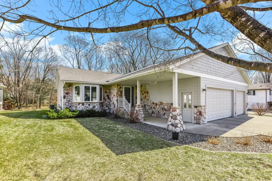 3590 Searle Court, Vadnais Heights, MN 55127 - #2