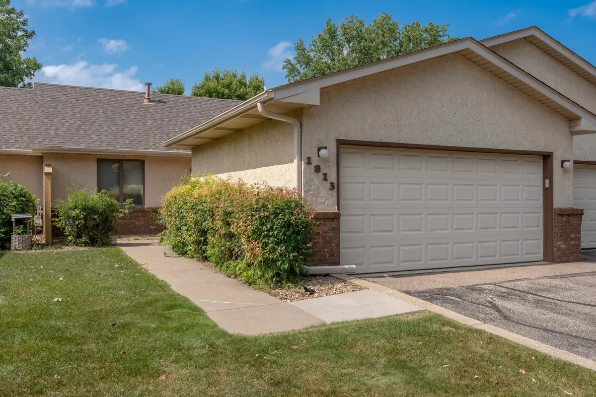 1813 6th Avenue W, Shakopee, MN 55379 - #1