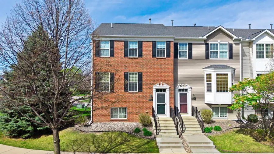 1780 Riverside Drive, Shakopee, MN 55379 - #2